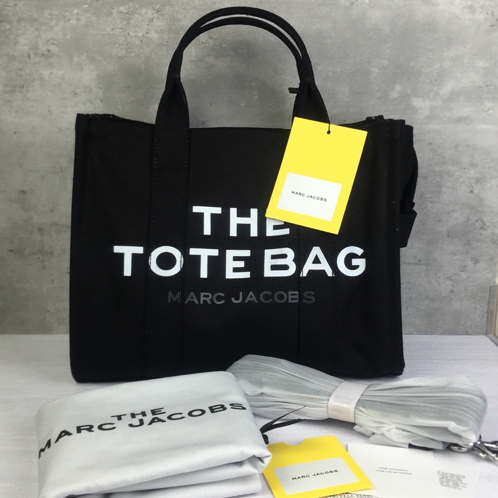Marc Jacobs Black Tote with White Accents Szie M - Picture 1 of 11